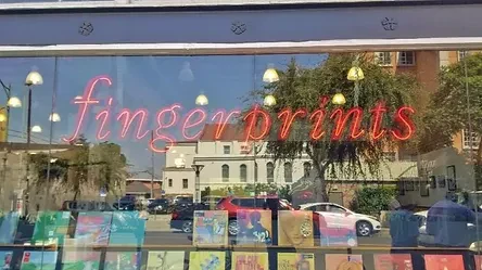 Neon Sign Maintenance and Repair Service for Fingerprints Music in Long Beach