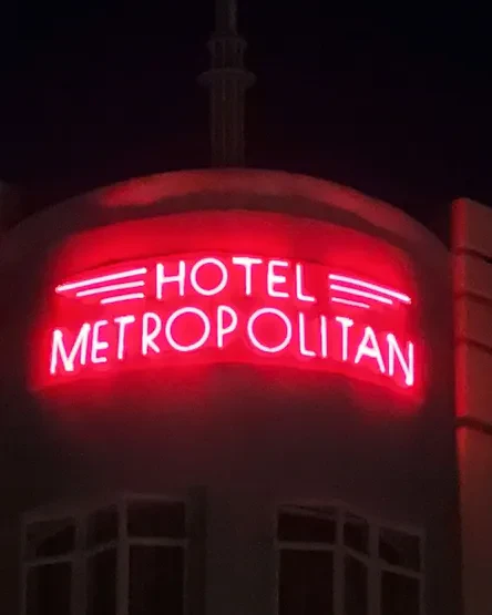Retro Neon Sign Fabrication and Installation for the Historic Hotel Metropolitan in Long Beach